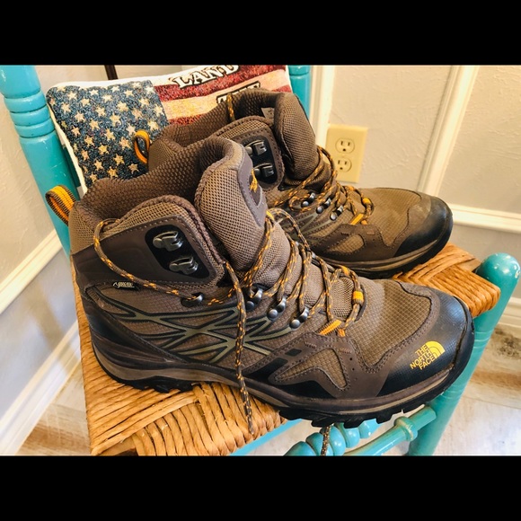 North Face Hiking Boot - Picture 3 of 5